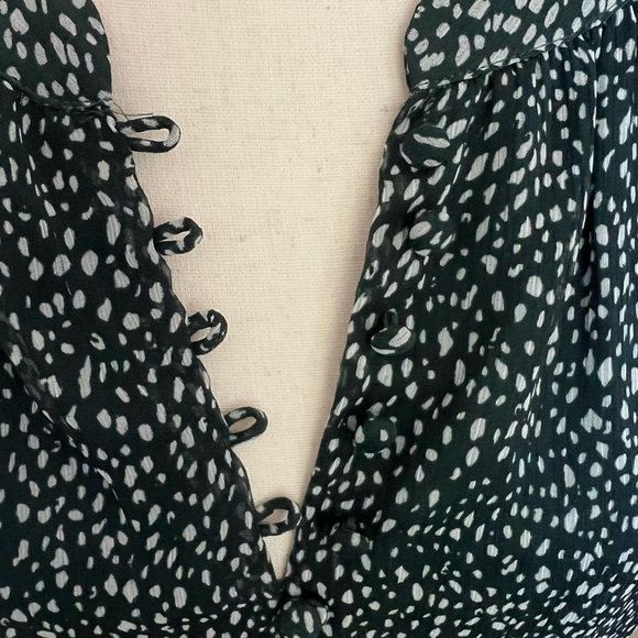 Joie XXL artic animal balloon sleeve dress fully lined sheer sleeve - Picture 3 of 16